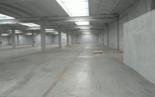 HALA DE INCHIRIAT 860 MP CENTURA INTERSECTIE CU SPLAI