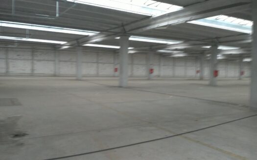 HALA DE INCHIRIAT 860 MP CENTURA INTERSECTIE CU SPLAI