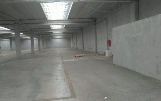 HALA DE INCHIRIAT 860 MP CENTURA INTERSECTIE CU SPLAI