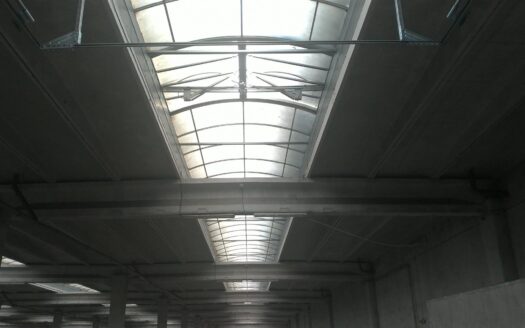 HALA DE INCHIRIAT 860 MP CENTURA INTERSECTIE CU SPLAI