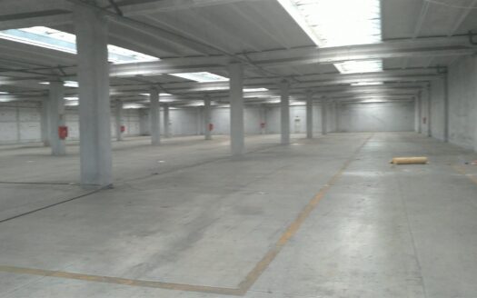 HALA DE INCHIRIAT 860 MP CENTURA INTERSECTIE CU SPLAI