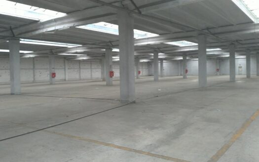 HALA DE INCHIRIAT 860 MP CENTURA INTERSECTIE CU SPLAI